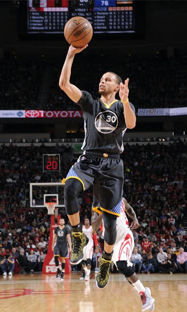 基恩：除非利物浦引进新中卫，否则我还是看好阿