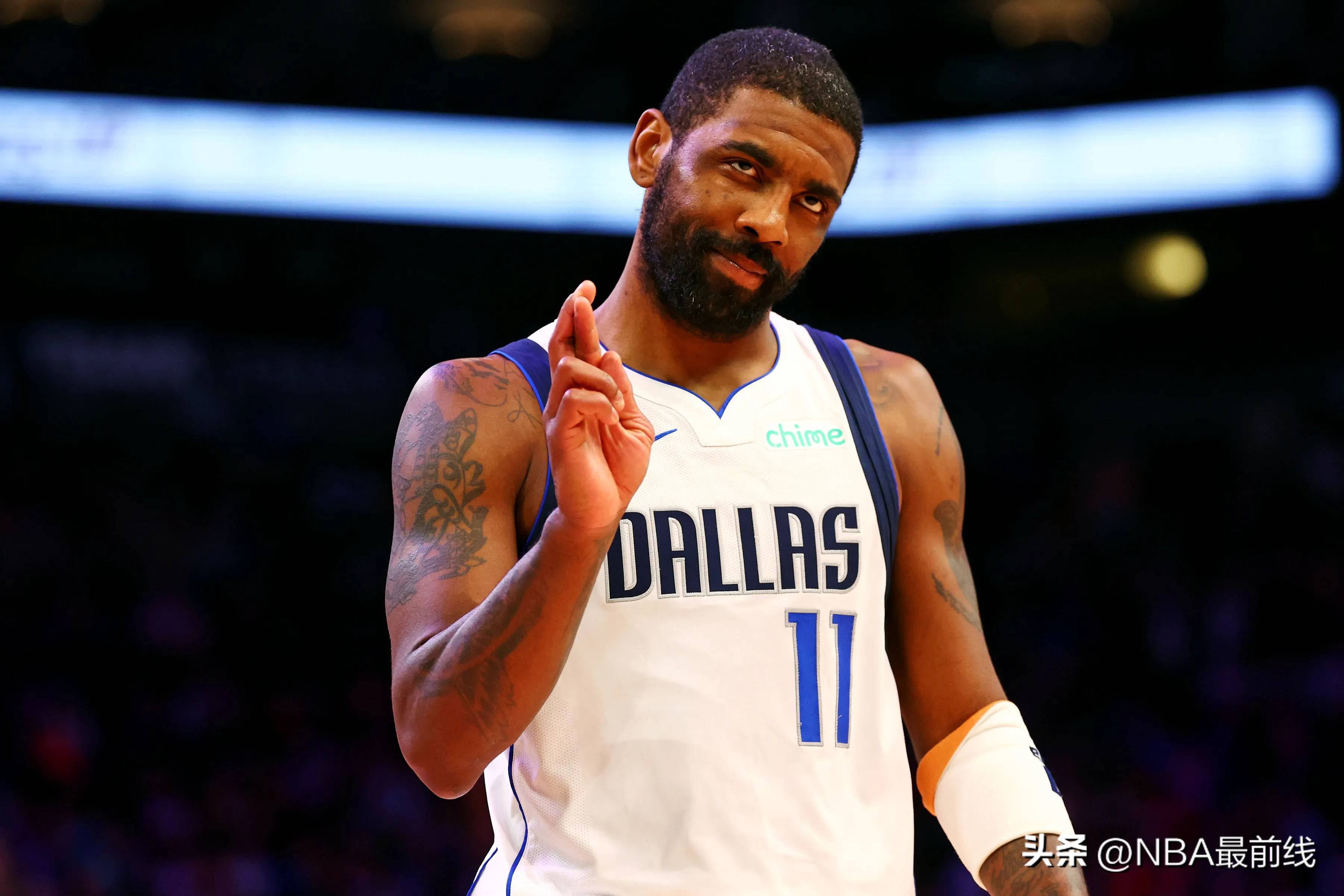 在攻防两端 在攻防两端